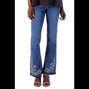 Canyon Retreat Heartland Denim Fitted Flare Jeans w/ Eyelet RiverWash - Regular